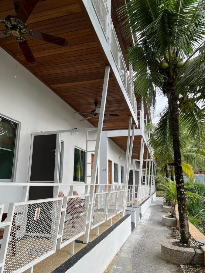 Airis Sanctuary Resort Pantai Cenang  Exteriör bild