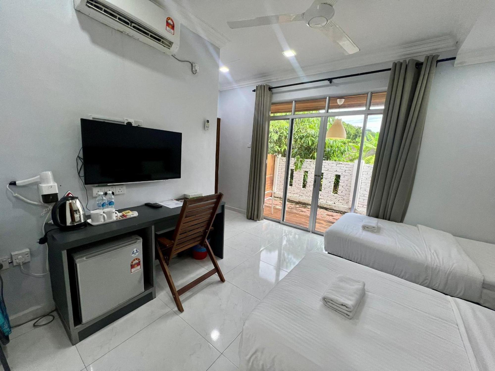 Airis Sanctuary Resort Pantai Cenang  Exteriör bild